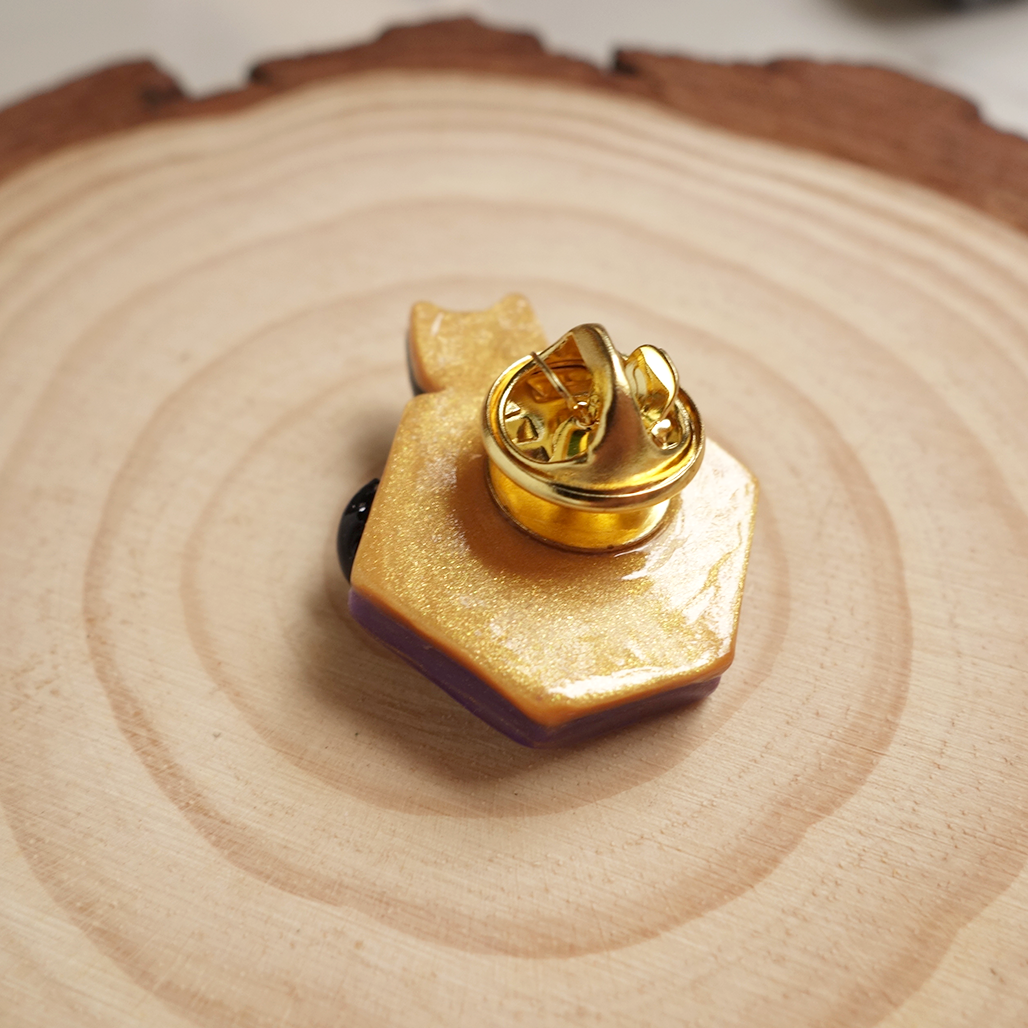 Luck In Your Paws Pin