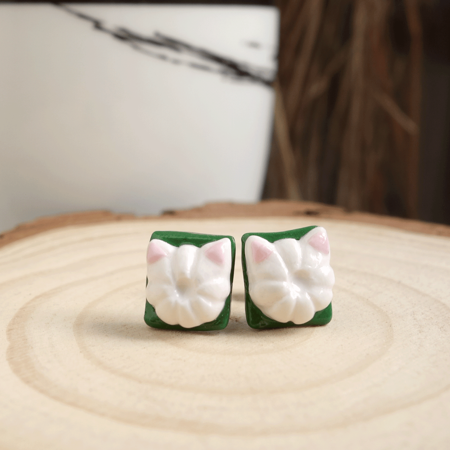 risu.craft x purrballs kueh tutu earstuds