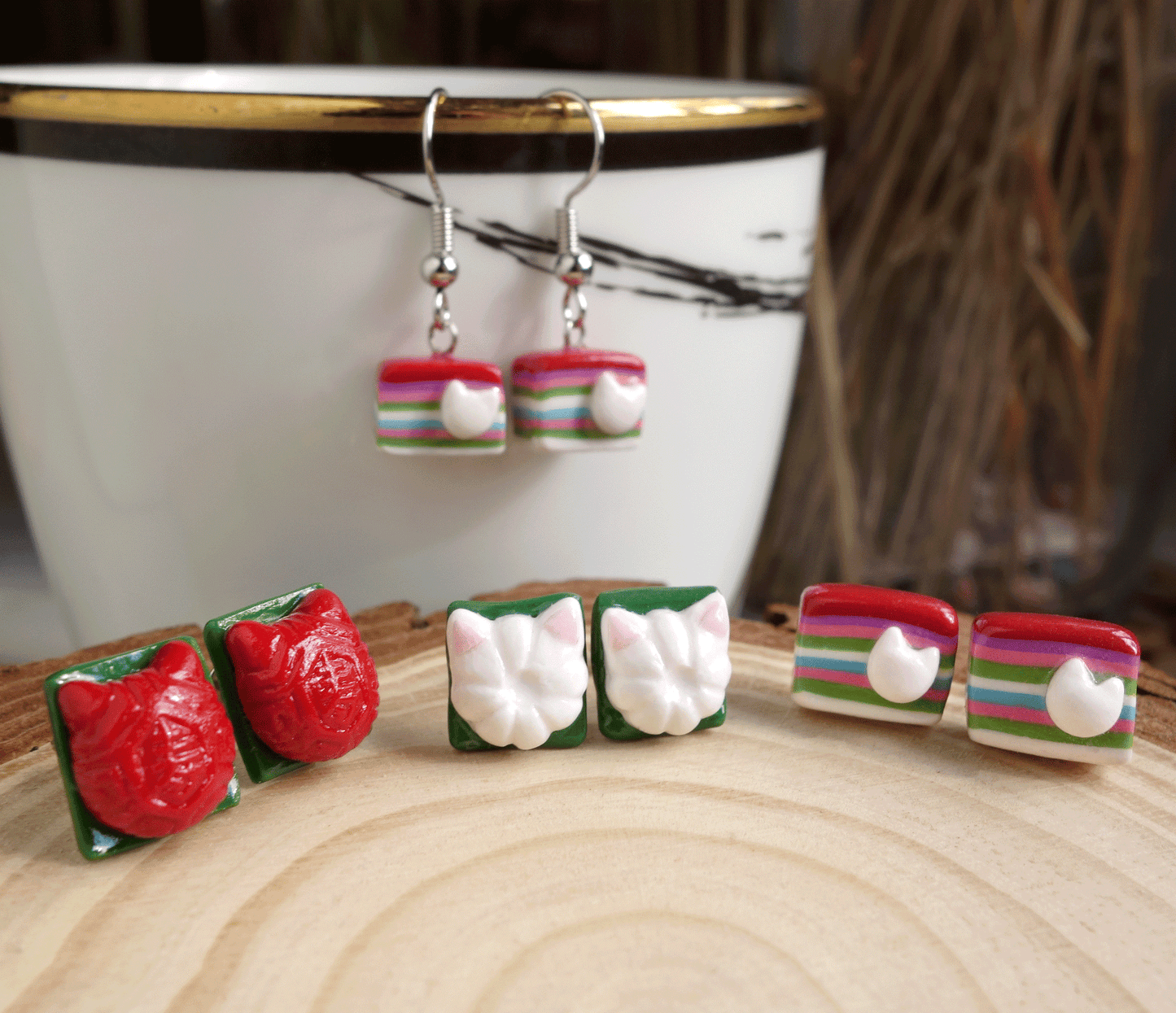 risu.craft x purrballs Singapawrean Favourites earrings